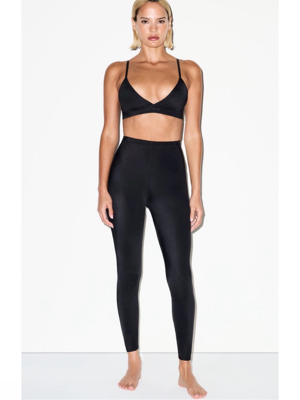 NWT Nike SKIMS Nike Skims Shine Drawcord Leggings 26 Inch Leggings Obsidian XS